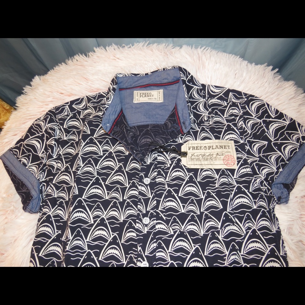 Boys Free Planet shirt sz 8